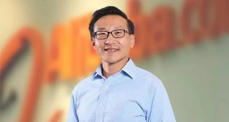 当年为了马云放弃年薪500万的工作，如今成为阿里2号实权人物