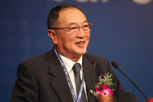 柳传志，从大学教授，到联想总裁