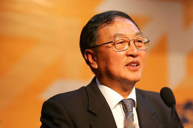 柳传志,从大学教授,到联想总裁