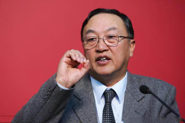 柳传志,从大学教授,到联想总裁