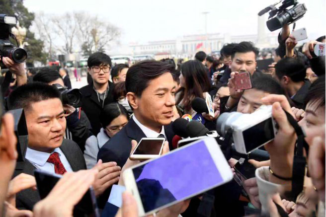 全国政协委员李彦宏的控烟之路