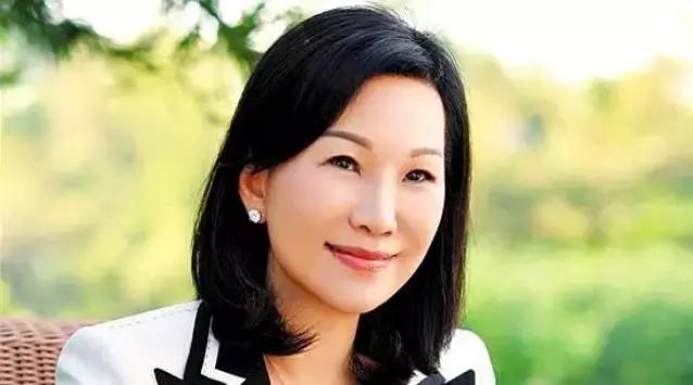 她做过洗碗工，全球华人第二位卡内基慈善奖得主，第一位是李