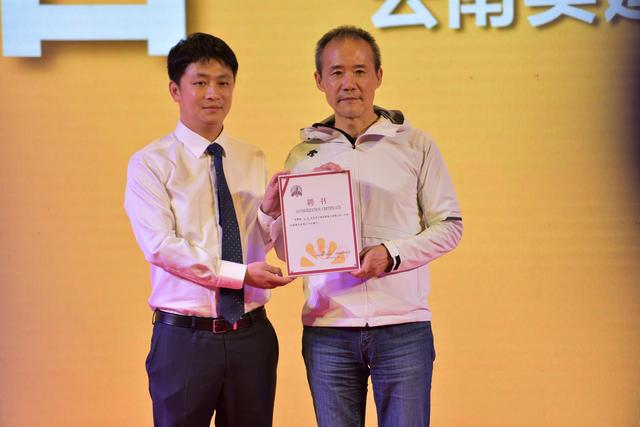 褚橙新品果汁即将上线，王石当“顾问”