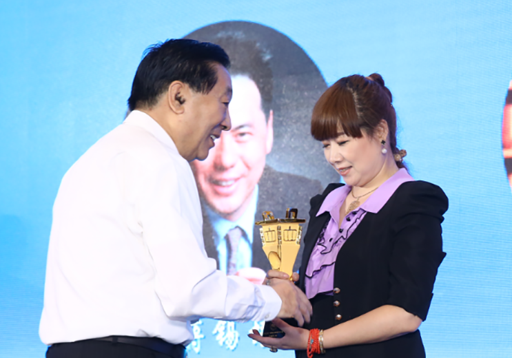 林达集团董事局主席李晓林荣膺“金鼎奖·2019中国好公司领袖年