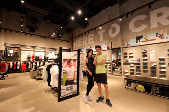 深圳首家阿迪达斯“运动时尚品牌体验店”深业