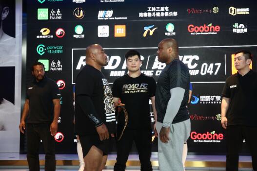 来自格斗群雄的暴击，品牌价值最高赛事路德FC047期称重会战前预演