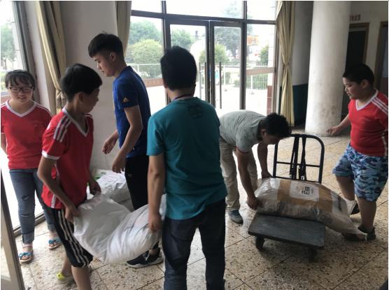筑梦安居 情暖东周 友趣·筑梦成长公益行我们在路上！