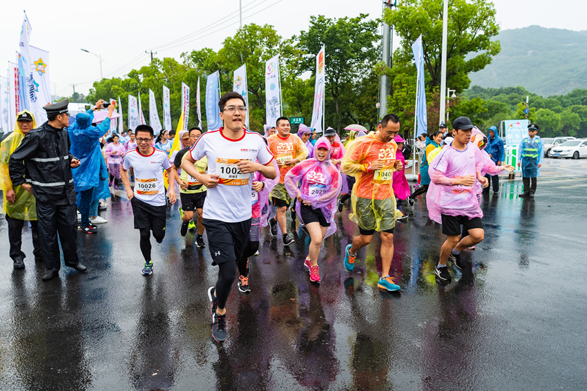 以青春之名奔跑！ 首届“奔跑吧青春·高新青年公益蓄力跑”起跑苏州