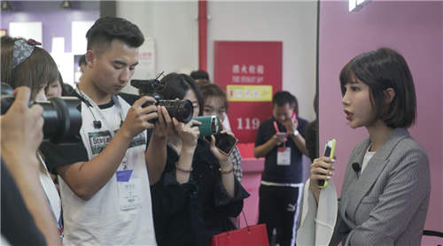 美博会千余品牌汇聚上海，张沫凡领衔新国货闯行业惹眼