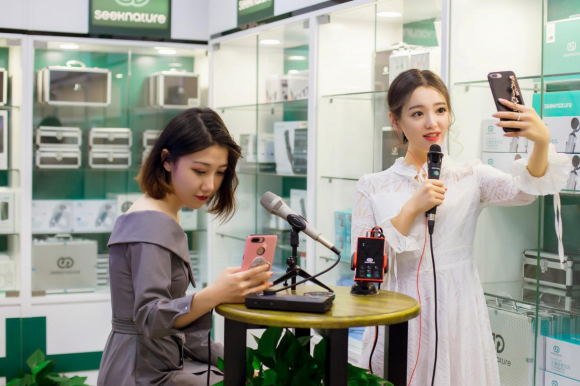 全球首家！森然直播小视频设备线下体验店开张
