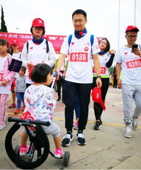 快乐行走,为爱行动,贵人鸟助力昆明“54KM