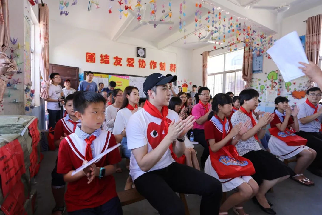 用书缩短差距 “书绘未来”载梦起航！